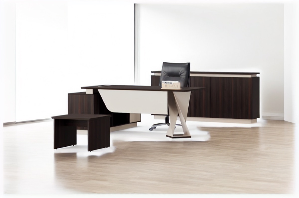 Meja Eksekutif L-Shape — situasi kantor