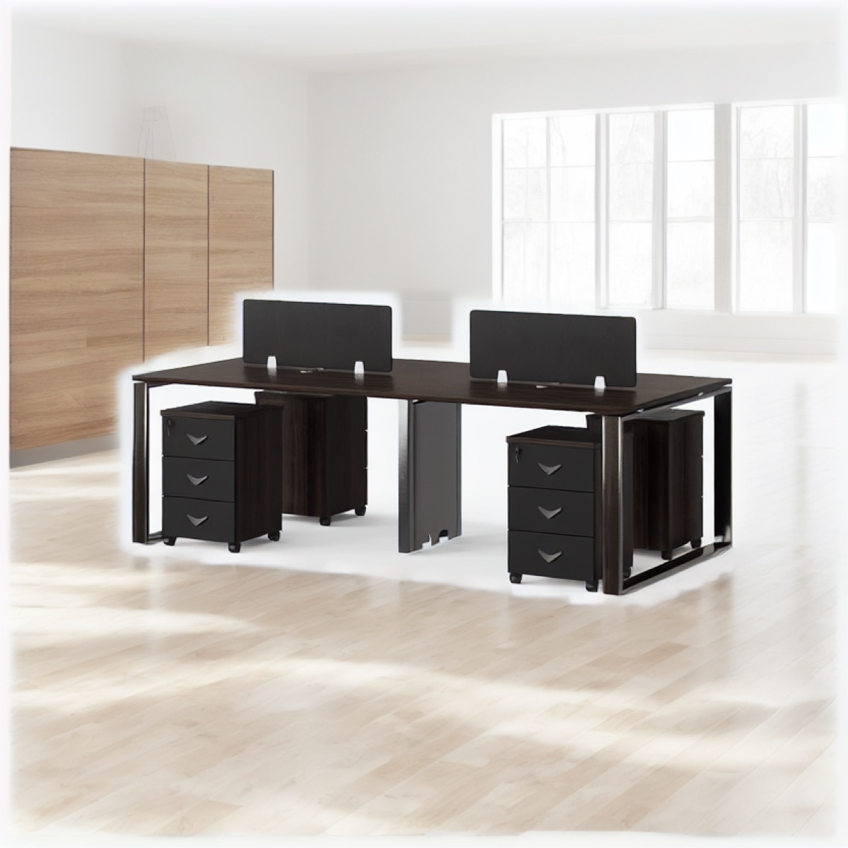 Workstation 4 Orang — situasi kantor