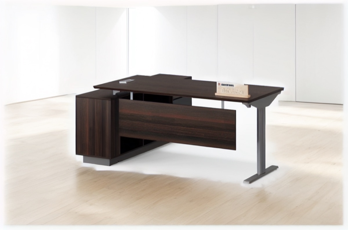 Meja Manager L-Shape Kantor — situasi kantor