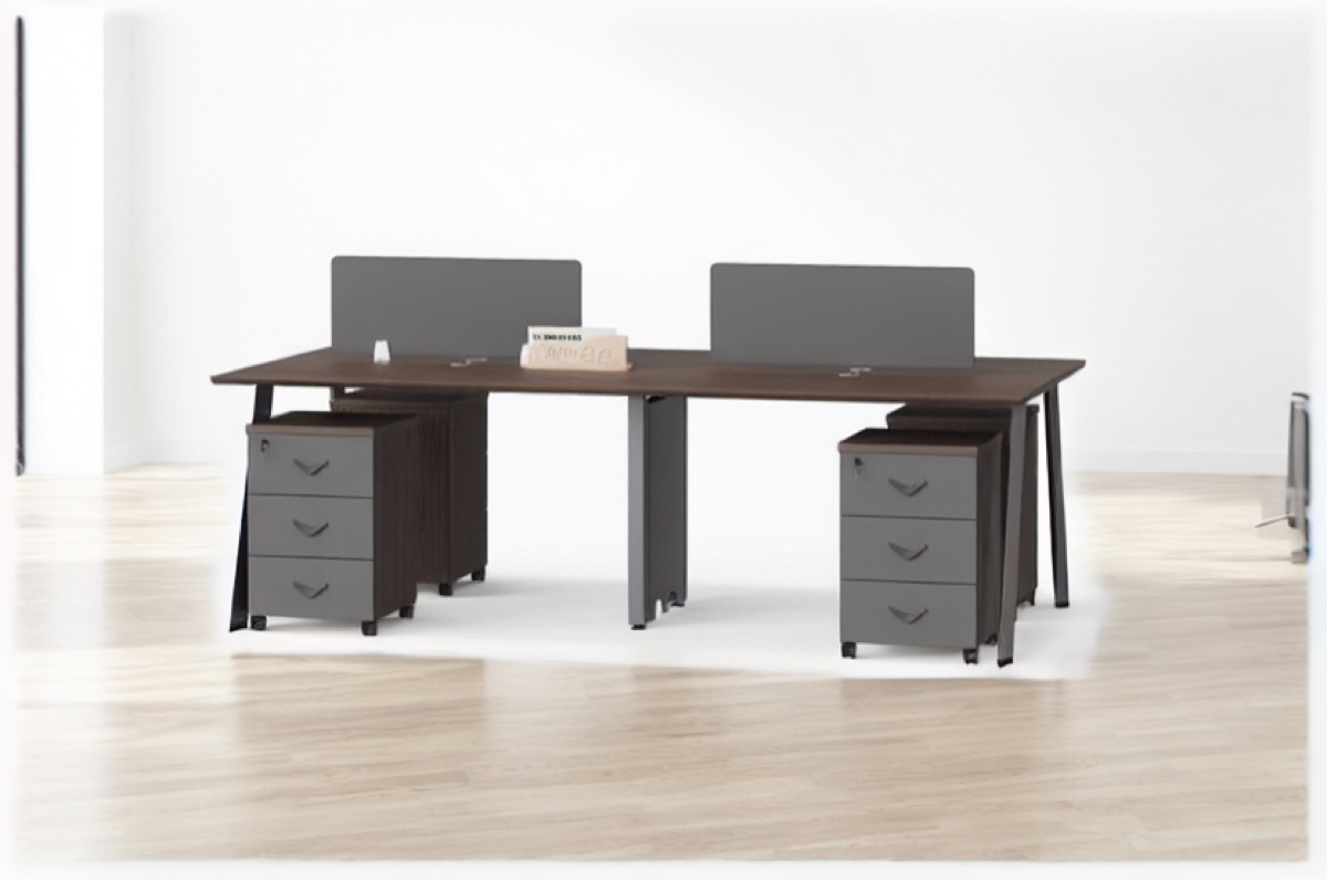 Workstation Bench 4 Stasiun + Partisi — situasi kantor