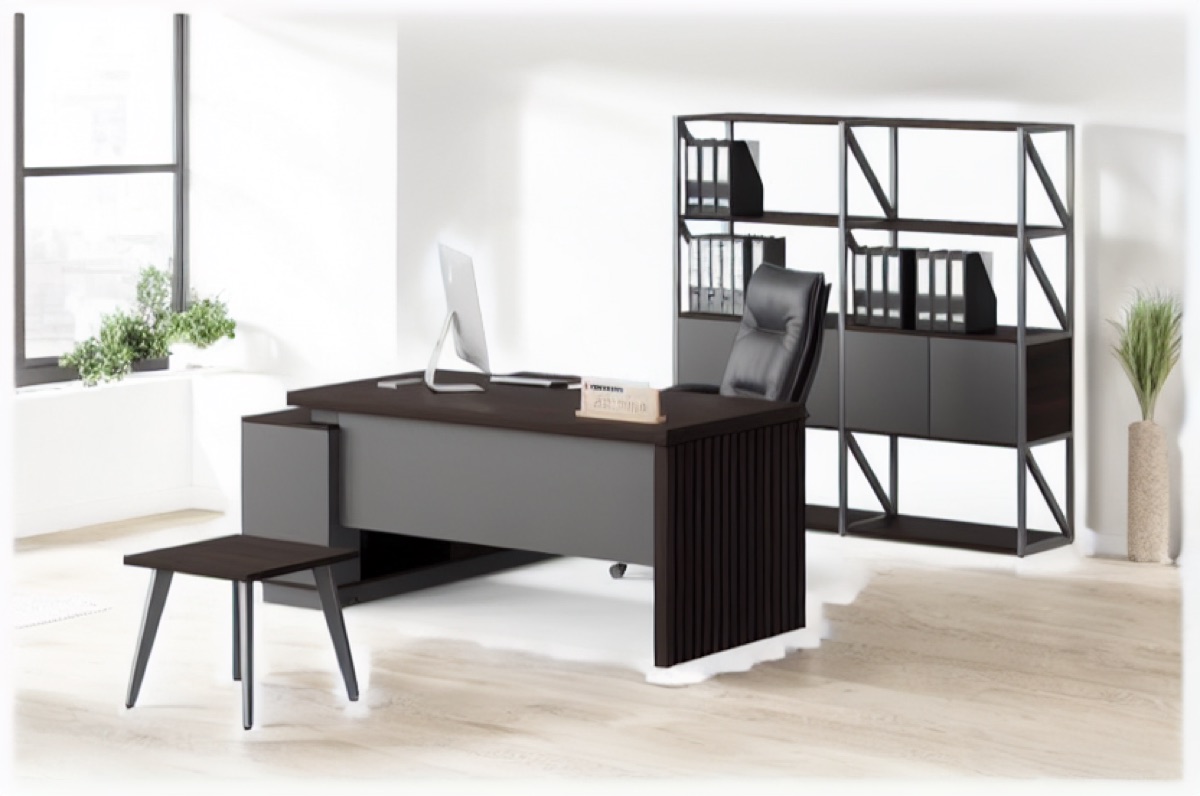 Meja Direktur Lurus + Side Cabinet — situasi kantor