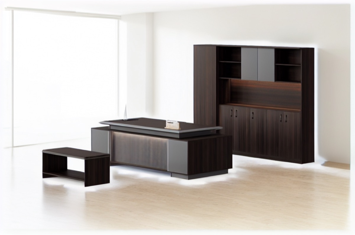 Set Meja Direktur 2400 L-Shape — situasi kantor