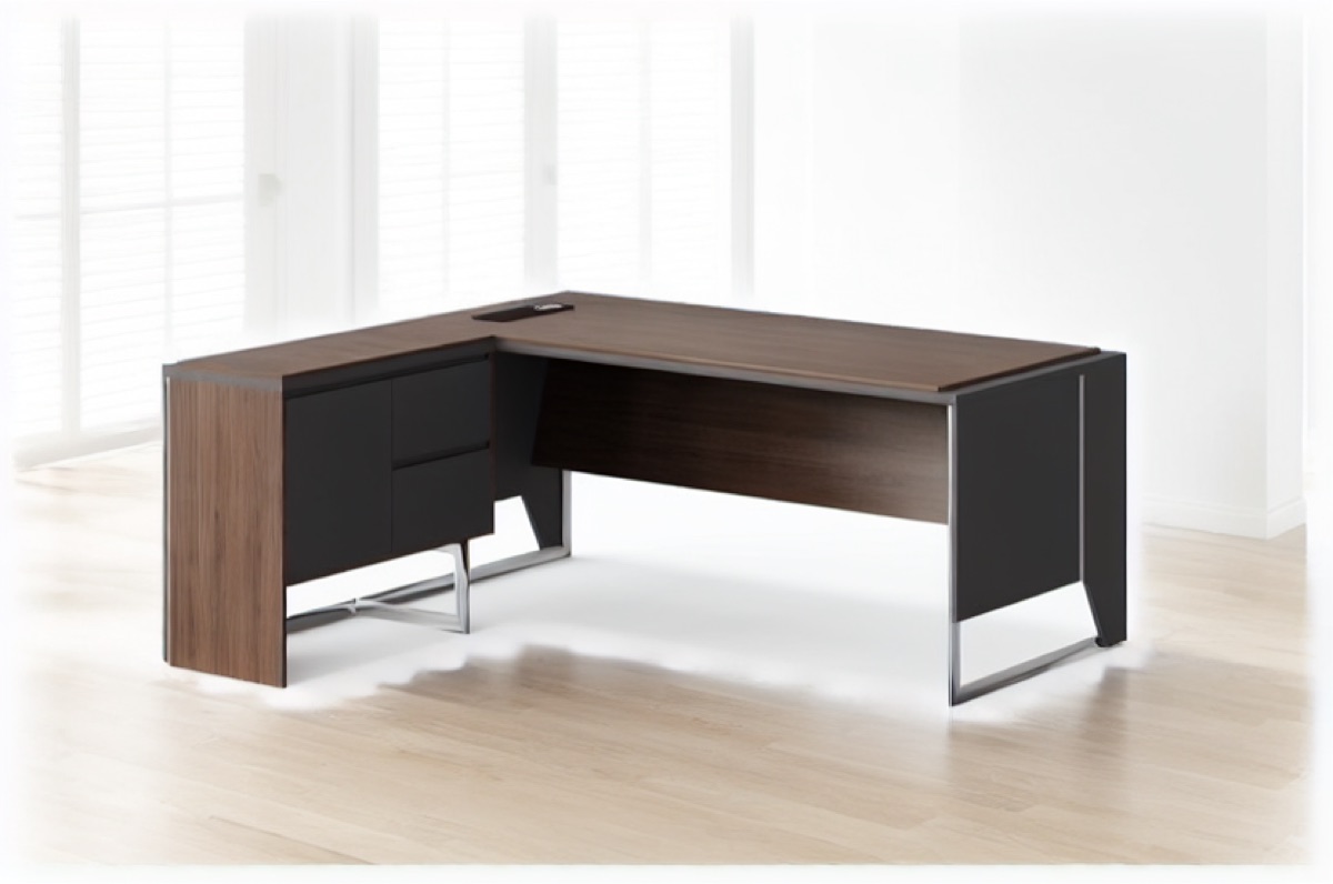 Meja Direktur L-Shape Walnut Panel Hitam + Laci — situasi kantor